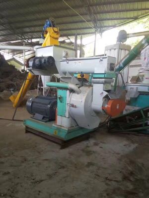 380V ストレージ プラスチック 粉砕 木材 粉砕 ペット ボトル 粉砕のためのハンマー ミル